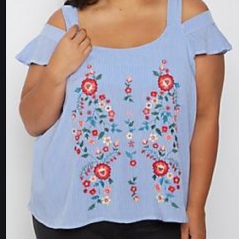 Rue21 floral pattern blouse